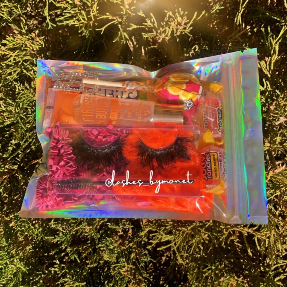 Mango Butter Lip Gloss Eyelash Bundle